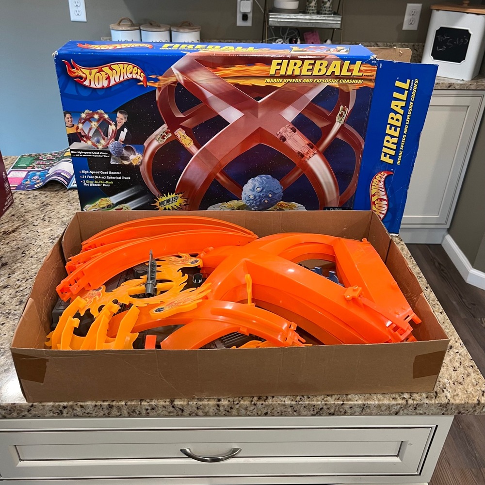 Hot Wheels Fireball Raceway Motorized Track Set 21 Ft 2001 Mattel no cars. - Picture 2 of 6